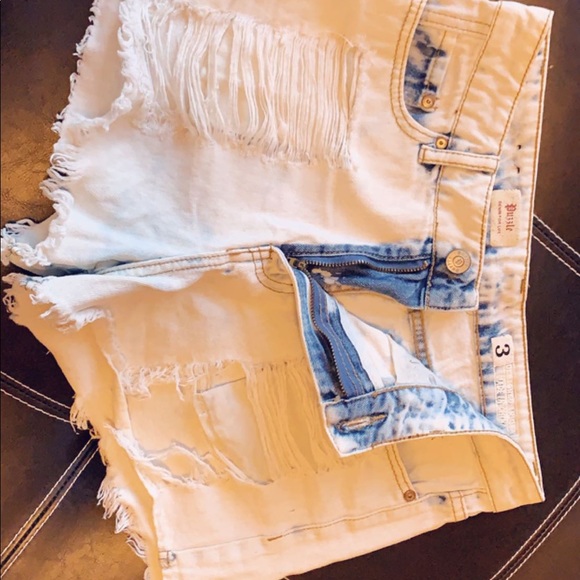 Destroyed look Short Jeans - Picture 7 of 8